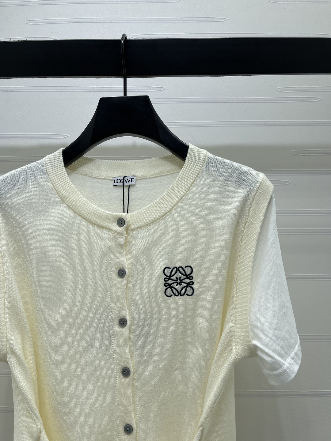 Women's short sleeves